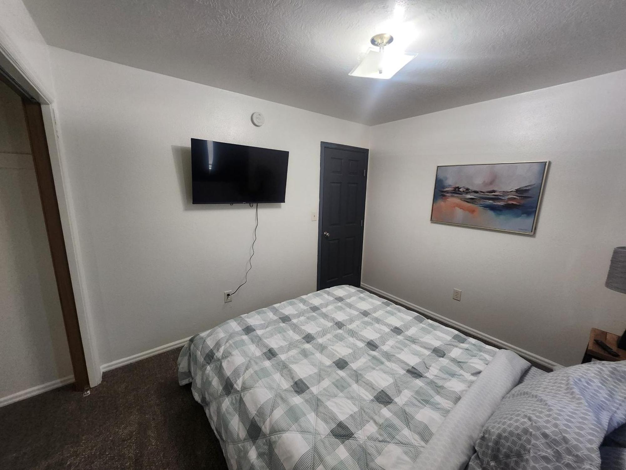 Newly Furnished Relaxing Stay Фэрбанкс Экстерьер фото